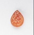 Tear-drop shaped bezel seal with nasta&lsquo;liq inscription and floral decoration (EA1980.7)