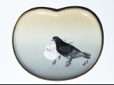 Kidney-shaped tray with two pigeons (EA1990.4)