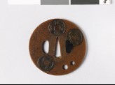 Round tsuba with Chinese coins (EAX.10961)
