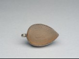Heart-shaped bezel amulet from a pendant, with nasta&rsquo;liq and thuluth inscription (LI1008.29)