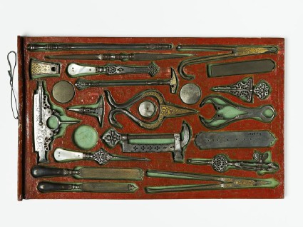 Drawer containing contents of a tool kittop