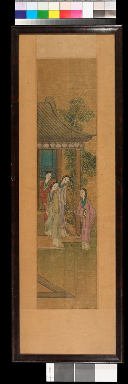 Female figures in a gardenfront