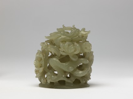 Jade finial with dragon and lotusside