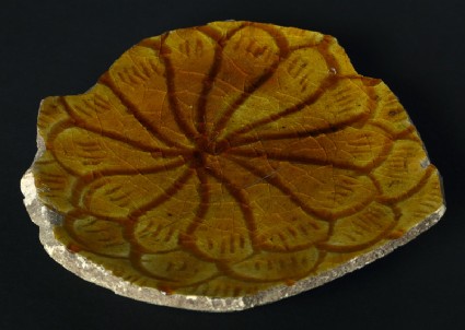 Base fragment of a dishtop, front