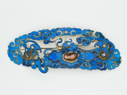 Hair ornament with scrolls, bats, and flowersfront