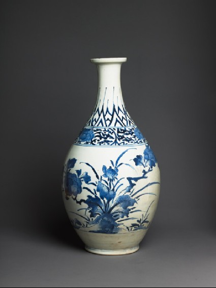 Bottle with peony designside