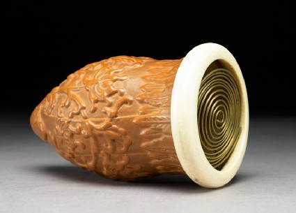 Gourd cricket cage with moulded chrysanthemum decorationside