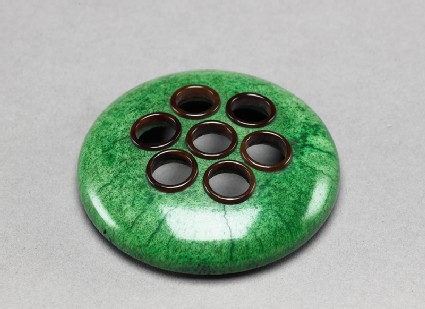 Lid for a cricket cageoblique