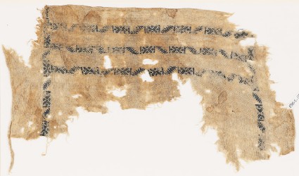 Textile fragment with half-diamond-shapesfront