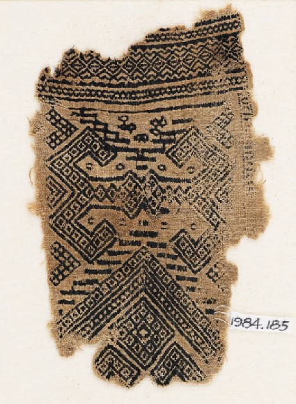 Textile fragment with hooks and diamond-shapesfront