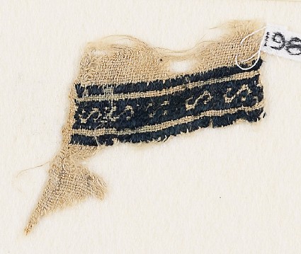 Textile fragment with band of S-shapesfront