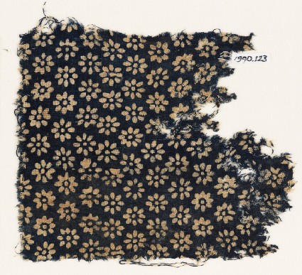 Textile fragment with rosettesfront