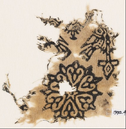 Textile fragment with birds and rosette with heart-shaped petalsfront