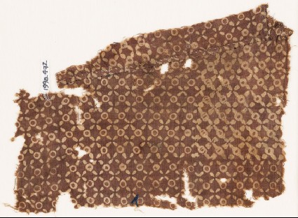 Textile fragment with quatrefoils and circlesfront