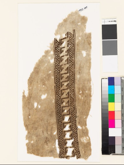 Textile fragment with hooked Z-shapesfront