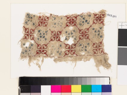 Textile fragment with quatrefoils and lattice of diamond-shapesfront