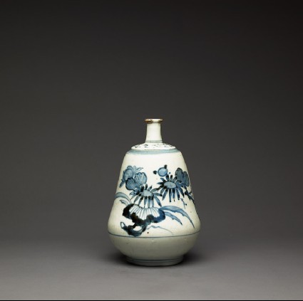 Bottle in tea-whisk form with flowersside