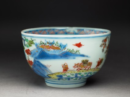 Cup with Japanese picnic sceneoblique