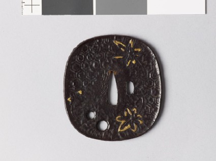 Tsuba with maple leavesfront