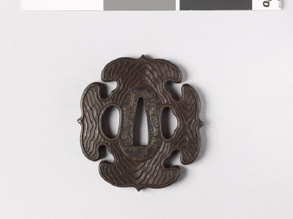 Tsuba with wood grain decorationfront