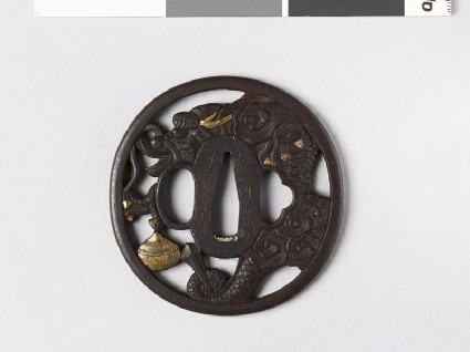 Tsuba with dragon and sacred pearlfront