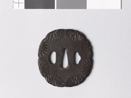 Lobed tsuba with chrysanthemum flowersfront