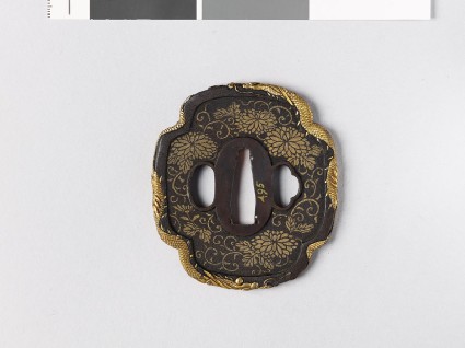 Mokkō-shaped tsuba with dragons and sacred pearlfront