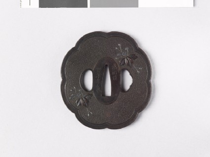 Lobed tsuba with paulownia leavesfront