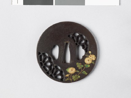 Round tsuba with chrysanthemum monfront
