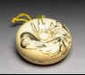 Manjū netsuke depicting Tamamo no Mae, with Nasu Moor on the reverse (oblique)